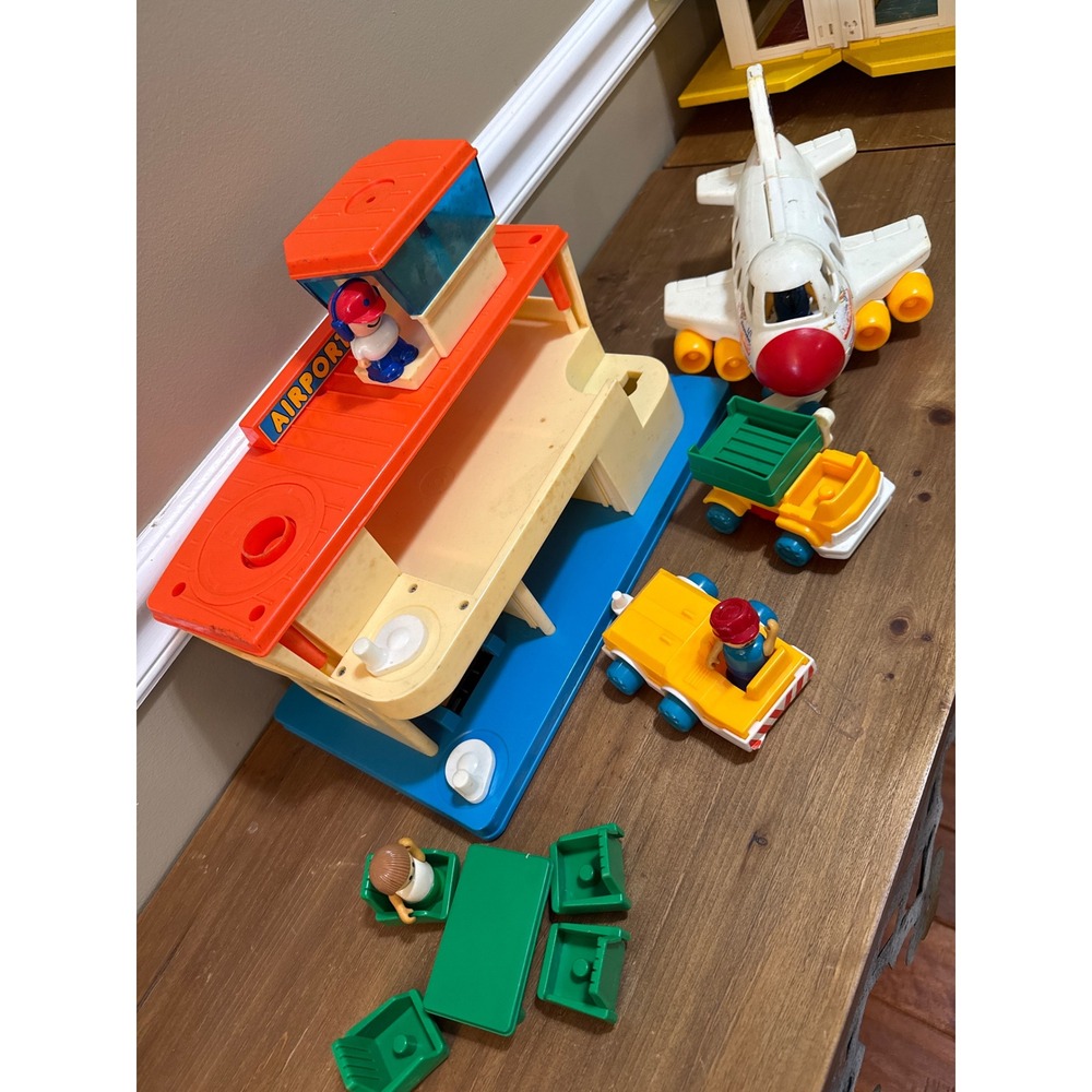 Vintage 1980s Fisher Price Little People Airport 996 Terminal Plane Set